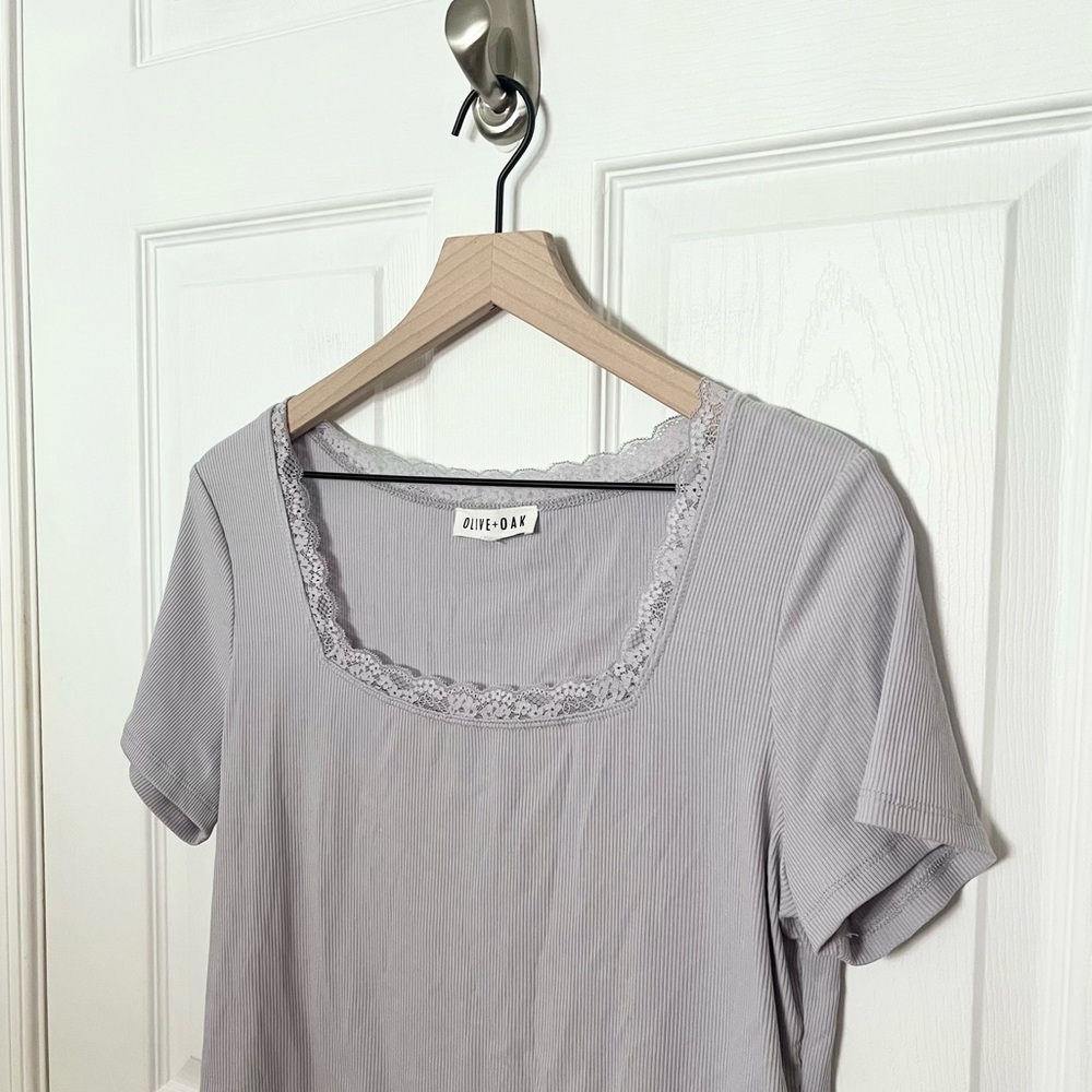 ✧・゚olive & oak light gray tee - Picture 2 of 6